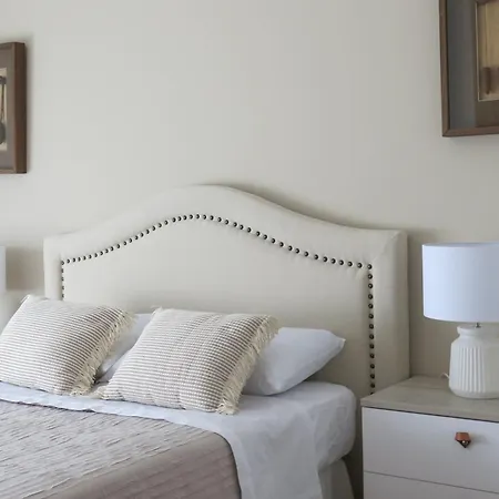 Centro Pueblo Santa Cruz - Oleiros - A Coruna * Santa Cruz de Oleiros