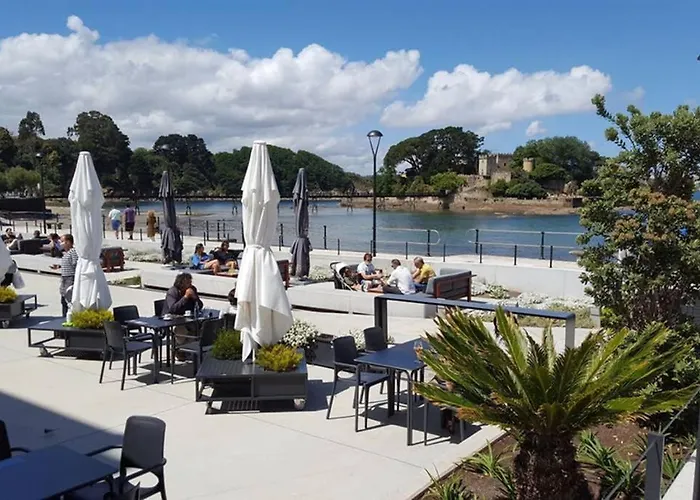 Centro Pueblo Santa Cruz - Oleiros - A Coruna * Santa Cruz de Oleiros