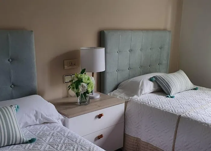 Centro Pueblo Santa Cruz - Oleiros - A Coruna *